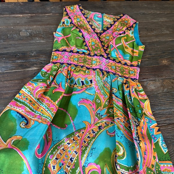 Vintage Keyloun (?) Bright 70’s psychedelic paisley maxi dress. Small - Picture 8 of 12